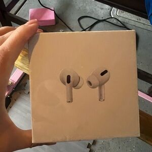 Apple White Earbud Headphones